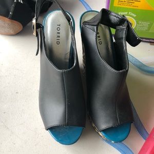 Women’s wedge shoes